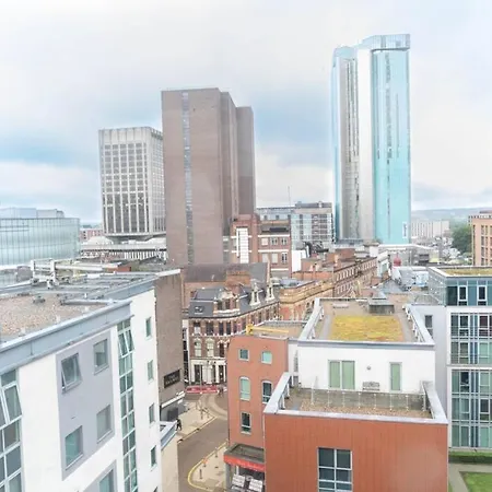 Centre 2bed - With Balcony & Parking Apartment Birmingham