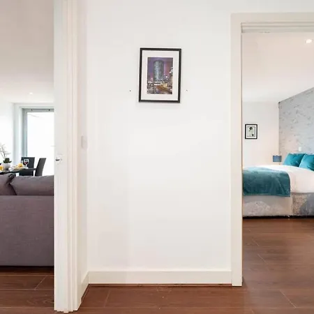 Centre 2bed - With Balcony & Parking Birmingam