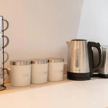 Centre 2bed - With Balcony & Parking * Birmingam