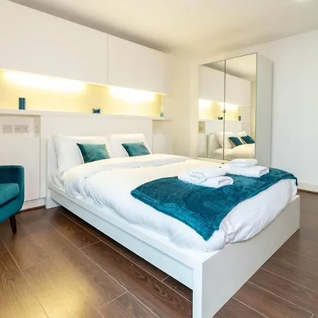 Centre 2bed - With Balcony & Parking Birmingam